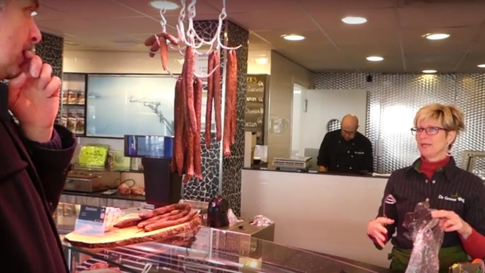 bij de slager.jpg