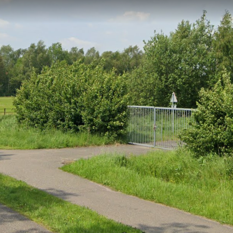 De locatie aan de Hoofdweg