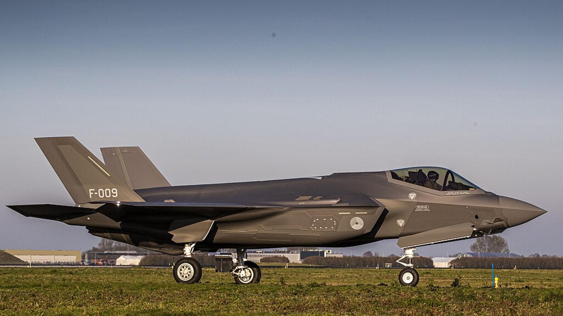 F35
