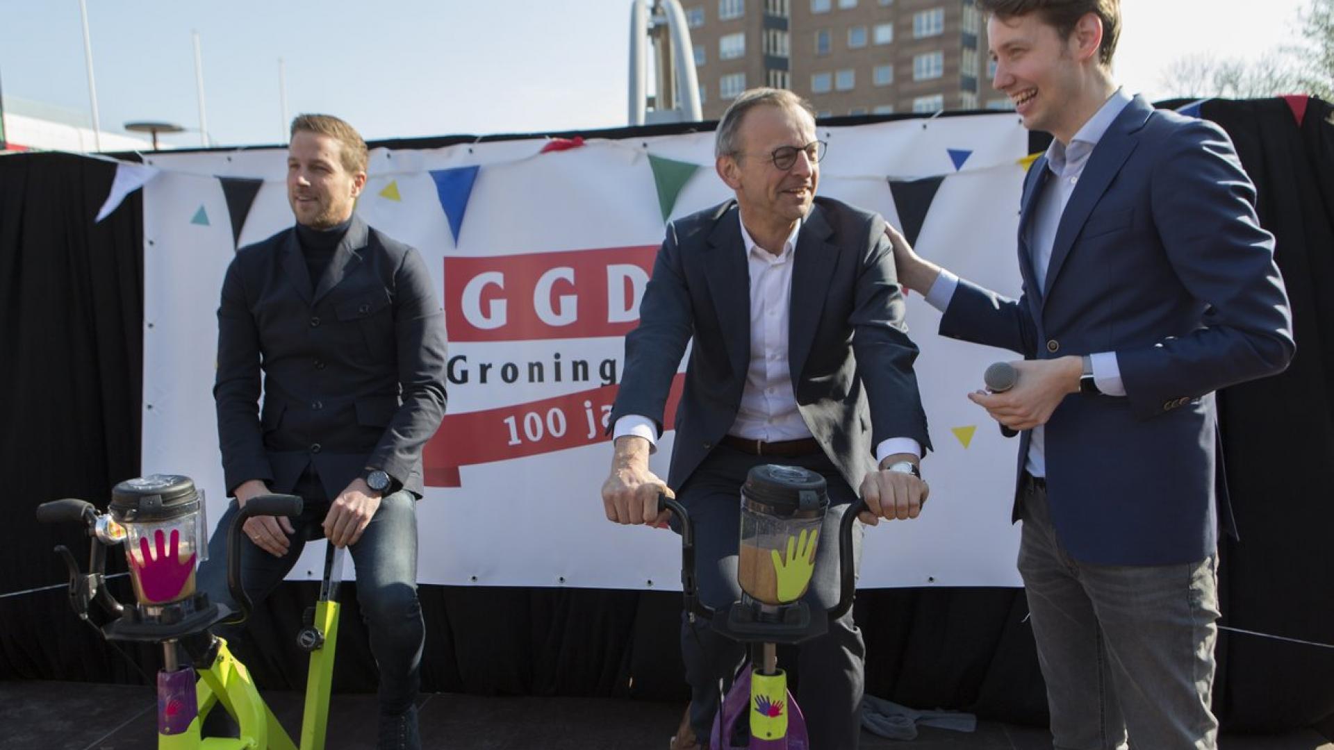 Mattias bij de GGD2.jpg